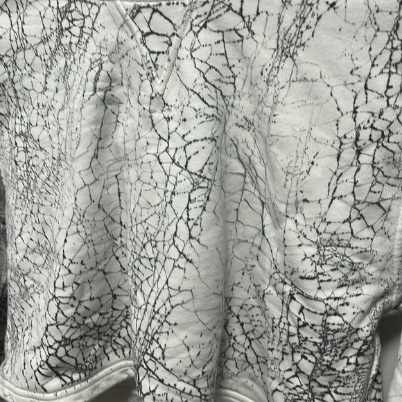 Lululemon All  Yours Cropped Hoodie in Thread Dye White Black - Picture 10 of 11